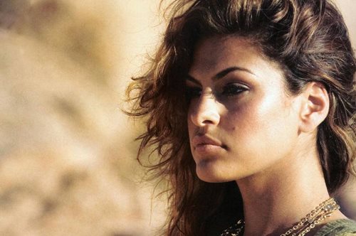 Το συγκινητικό μήνυμα συμπαράστασης της Eva Mendes για τον αδερφό της που δίνει μάχη με τον καρκίνο
