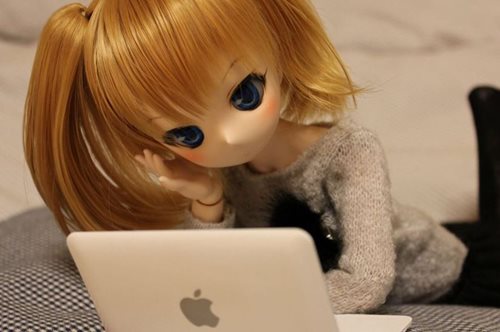 Το ίντερνετ κερδίζει έδαφος στις αγορές προϊόντων ομορφιάς. Πώς, όμως, να το αξιοποιήσουμε σωστά;