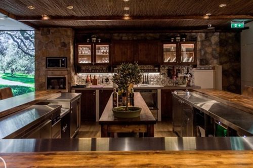 Εδώ θα φας το φαγητό με το καλύτερο ελαιόλαδο στην Ελλάδα. Το πρώτο Olive Oil Bar ήρθε στο Κολωνάκι