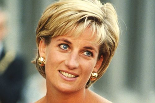  Συγκινητικές επιστολές της Νταϊάνα για πρώτη φορά στο φως. Τι αποκαλύπτει για τους γιους της;