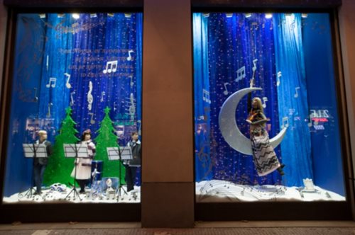 Θέλεις more Χριστούγεννα; Η καρδιά των γιορτών χτυπά στα πολυκαταστήματα notos!