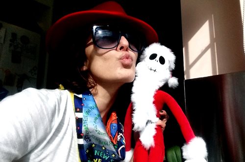 H Λούλα Λεβέντη έφτιαξε το πιο τυχερό και στιλάτο μεταξωτό μαντήλι-γούρι για το 2017