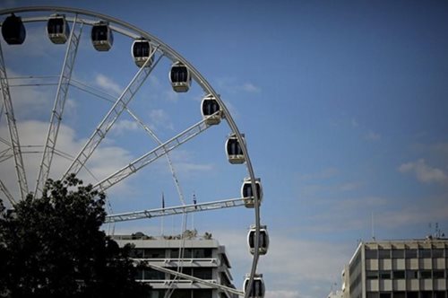  Γέλιο μέχρι δακρύων: Τα 5 πιο ξεκαρδαστικά meme για τη ρόδα του Συντάγματος.