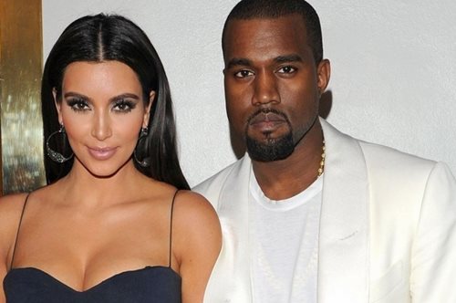 Πρέπει να δείτε την ευχετήρια, οικογενειακή κάρτα των Καρντάσιαν 