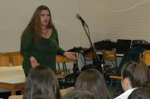 Θώμη Κουμπούρα: Η ζωή και το έργο της Λαμιώτισσας παιδοψυχιάτρου που δολοφονήθηκε άγρια