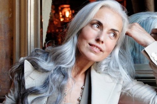 Νεώριμη= νέα + ώριμη. Ένα νέο είδος γυναίκας καθιερώνεται, το οποίο είναι πέρα και πάνω από ηλικία