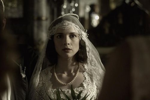 Η ενδυματολόγος του Ρόζα της Σμύρνης, Γιούλα Ζωιοπούλου, θέλει να μας ντύσει όλες Σμυρνιές