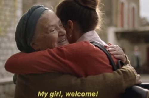 H Apple γύρισε διαφήμιση σε ελληνικό χωριό και έγινε viral