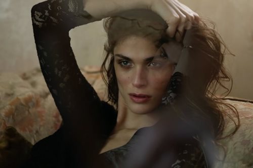 Ποιο χαρακτηριστικό είναι αυτό που ελκύει τους άνδρες στο πρόσωπο των γυναικών; 