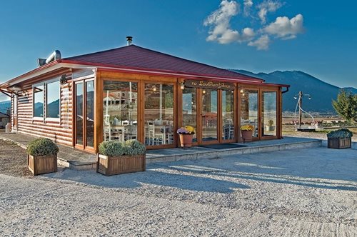 Aυτό είναι το σουβλατζίδικο με την καλύτερη θέα στην Ελλάδα. Μαντεύεις που βρίσκεται; 