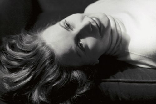 «Είχε την αίσθηση της ιστορίας μέσα από τη δημιουργία»: Η Άνι Λίμποβιτς γράφει για τον Σεσίλ Μπίτον