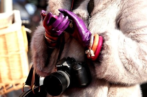 Τι είναι αυτό που δεν επιτρέπεται να κάνεις όταν φοράς γάντια; Το κάνεις σίγουρα κι εσύ