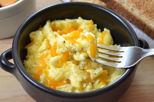 Αφράτα scrambled eggs (συν ένα μυστικό tip)