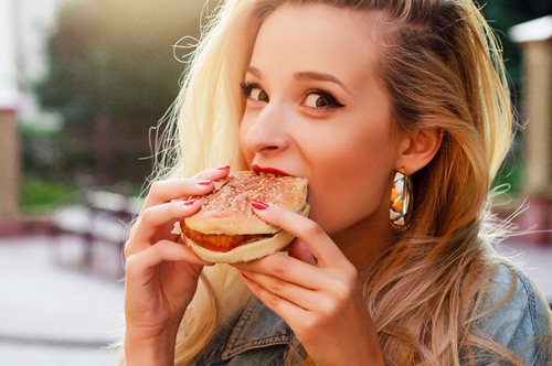 Ανακαλύψαμε ποια είναι η καλύτερη μέθοδος αδυνατίσματος. Η δίαιτα από μόνη της δεν αρκεί