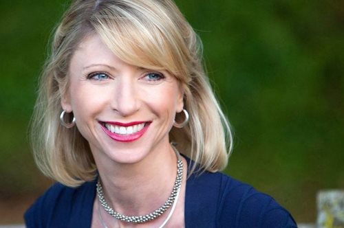 Mια ψυχολόγος του Χάρβαρντ λέει ότι οι άνθρωποι μάς αξιολογούν με βάση αυτά τα δύο κριτήρια