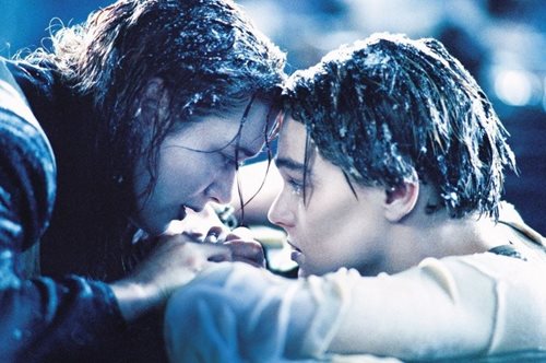 O Tζέιμς Κάμερον εξηγεί επιτέλους γιατί η Ρόουζ του Τιτανικού άφησε τον Τζακ να πνιγεί