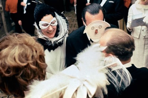 Το πάρτι του αιώνα: 56 χρόνια πριν ο Τρούμαν Καπότε διοργάνωσε το καλύτερο μασκέ πάρτι που έγινε ποτέ