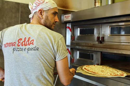 Αντρέα Σεράνι: O πιο γνωστός πιτσαϊόλο της Ελλάδας αποκαλύπτει τα μυστικά του