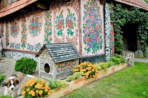 Που βρίσκεται το ωραιότερο χωριό στον κόσμο με τα πανέμορφα «λουλουδένια» σπίτια