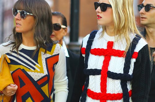 Αυτό είναι το πιο trendy πλεκτό της Άνοιξης. Στυλίστες, μοντέλα και celebrities υποκλίνονται