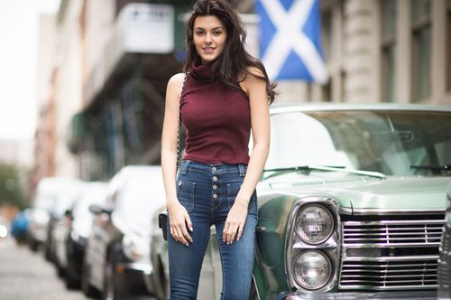 Τελική ετυμηγορία: Οι ειδικοί αποφάσισαν ποιο είναι το τζιν που πάει σε κάθε σωματότυπο