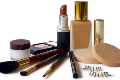 Πασίγνωστη εταιρεία καλλυντικών με καταστήματα σε πόλεις της Ελλάδας συζητάει το ενδεχόμενο πώλησης