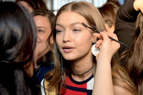  Τo φαντασμαγορικό fashion show του Tommy Hilfiger στο Λος Άντζελες με πρωταγωνίστρια τη Gigi Hadid