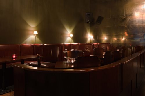 Μπαρ της Αθήνας, που έχει γράψει ιστορία στη νύχτα, θα ανοίξει ξανά  