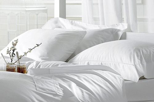 Η σοκαριστική ανακάλυψη πελάτη για τα σεντόνια του ξενοδοχείου και το κρυμμένο σημείωμα