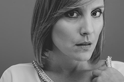 Μίνι ανάκριση στην ηθοποιό και τραγουδίστρια Εύα Κοτανίδη