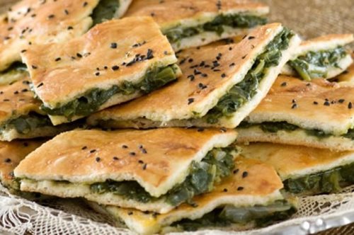 Λαγάνα γεμιστή με σπανάκι. Να τι θα κάνετε τη λαγάνα που περίσσεψε