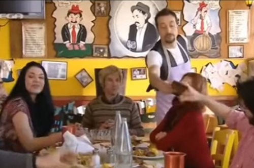 Ξεκαρδιστικό βίντεο: Πως τρώνε οι Γερμανοί και πως οι Έλληνες στην ταβέρνα