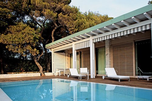 Θέλεις να αγοράσεις memorabilia από τον θρυλικό Αστέρα Βουλιαγμένης; Από πολυθρόνες μέχρι Mercedes 