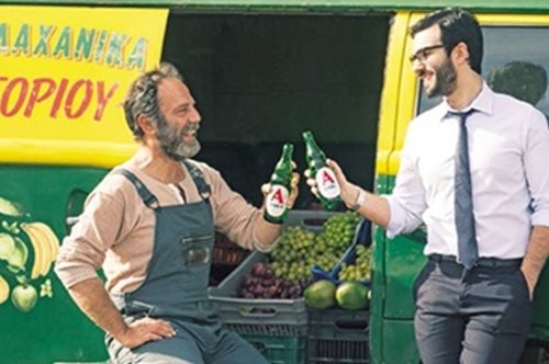 Ποιος είναι ο «μπαμπάς» από την διαφήμιση μπύρας για την οποία μιλάει όλο το ίντερνετ;