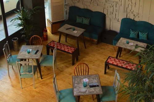 2 Concept Store: Πιες τον καφέ σου πάρε και έναν καναπέ