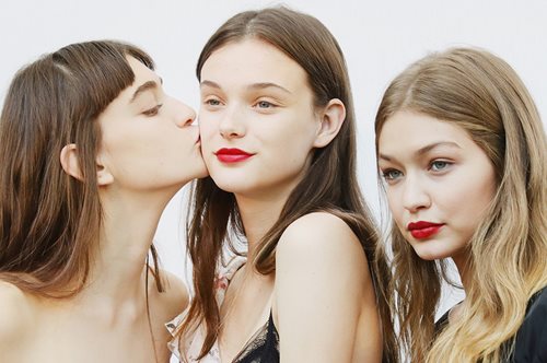 Τάσεις: Αυτά τα μαλλιά θα μας πάρουν τα μυαλά την άνοιξη και το καλοκαίρι του 2017