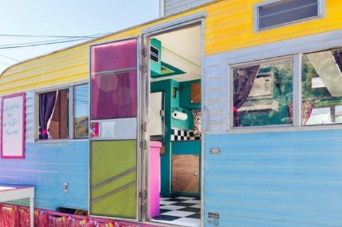 Από τροχόσπιτο μέχρι δενδρόσπιτο: Τα πιο cool και φτηνά σπίτια του πλανήτη στο Airbnb 