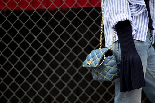 Αν δεν φορέσεις αυτό το μανίκι φέτος δεν θα είσαι μέσα στα πράγματα 