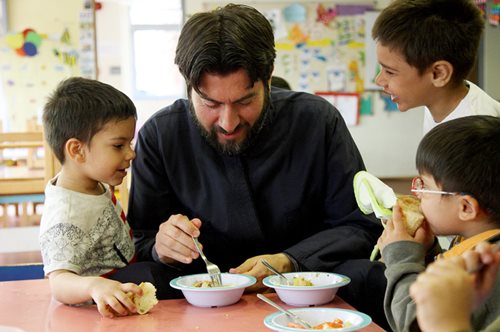 Πρόγραμμα ανάδοχης φροντίδας για τα παιδιά της «Κιβωτού του Κόσμου»