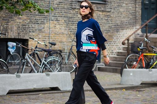 Aυτό το trend από τα 90's είναι ακόμα ζωντανό και έχει ξετρελάνει τα fashion κορίτσια