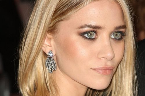 Η Άσλεϊ Όλσεν μόλις έκανε ένα τρικ με τα sneakers της που θα το λατρέψεις  