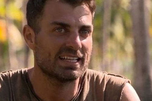 Τι στο καλό, γιατί οι διάσημοι αποκαλούσαν χθες coach τον Στέλιο Χανταμπάκη;