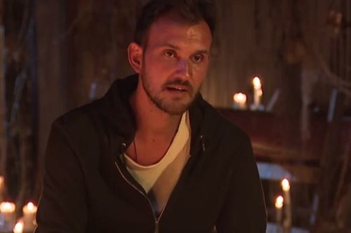 O Γουίλι εξηγεί πώς βρέθηκε στα χέρια του η κοινή φωτογραφία του Αγγελόπουλου με τον Ορέστη Τσανγκ