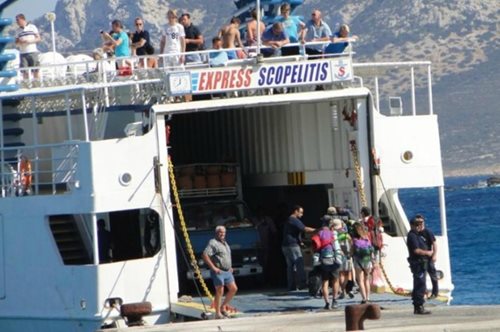 Αποσύρεται το καράβι-θρύλος για τους κατοίκους των Μικρών Κυκλάδων