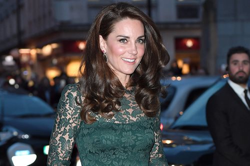 Γιατί η Kate Middleton δεν είναι τόσο κομψή όσο πιστεύουμε, αλλά ντύνεται σαν τη γιαγιά της