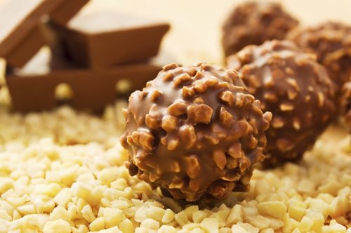 Χειροποίητα Ferrero Rocher. Φτιάξ' τα μόνος σου στο σπίτι 