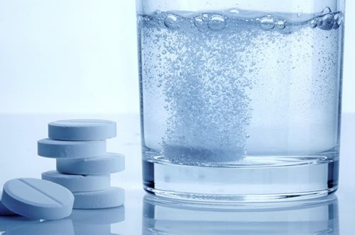 Έρευνα: Ένα φάρμακο που καταναλώνουμε όλοι συχνά μπορεί να σταματήσει κάποιες μορφές καρκίνου 