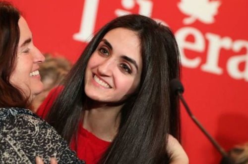 Ποια είναι η 26χρονη ελληνίδα, καθηγήτρια που εκλέχθηκε βουλευτής στον Καναδά;