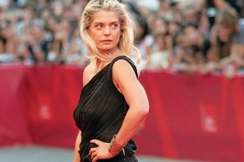 Άντζελα Ισμαήλου: «Είναι στην Ελλάδα το εγώ τόσο μεγάλο όσο οι διαπλοκές τόσο μεγαλειώδεις;»