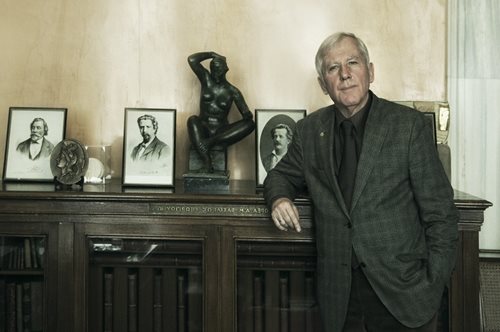 Δημήτρης Νανόπουλος: «Τα πτυχία και τα μεταπτυχιακά δε σου εξασφαλίζουν ότι έχεις παιδεία»